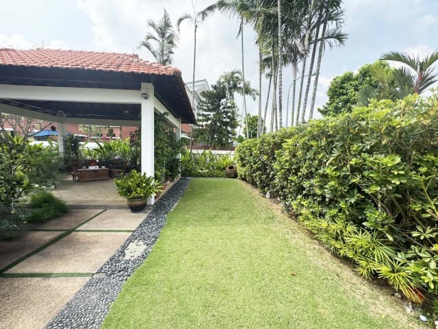 Siglap Plain