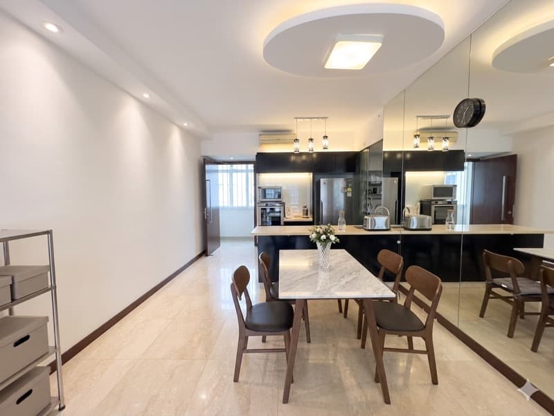 La Casa listing