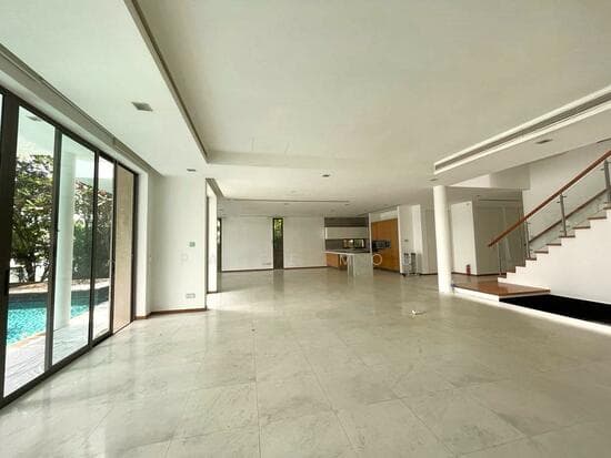 HARBOURFRONT AVENUE listing
