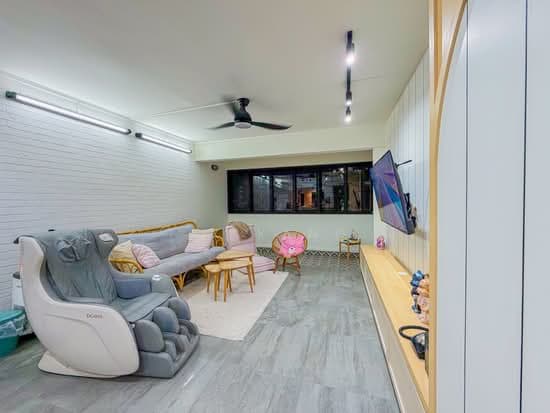 414 C'wealth Ave West listing