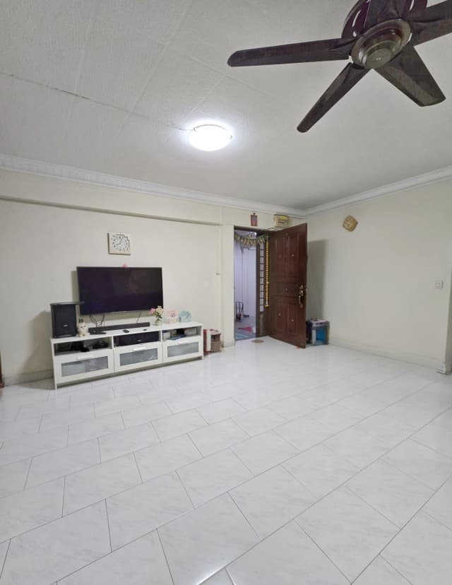 452 Hougang Ave 10