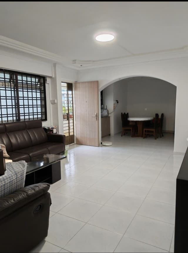 880 Woodlands St 82 listing