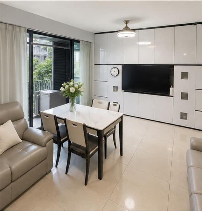 La Fiesta listing