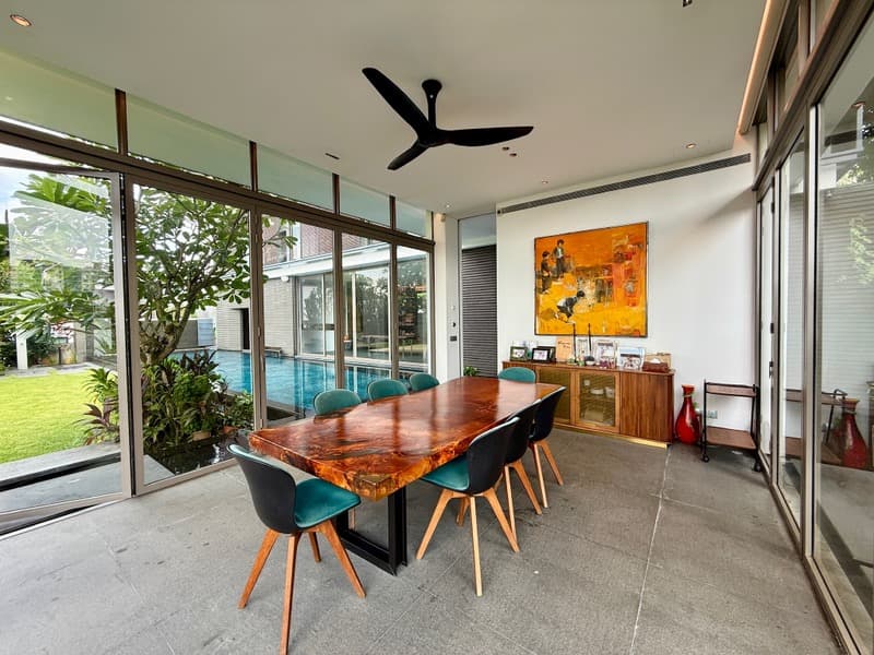 SUNDRIDGE PARK ROAD listing
