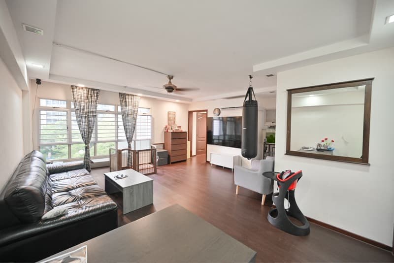 585 Woodlands Dr 16 listing