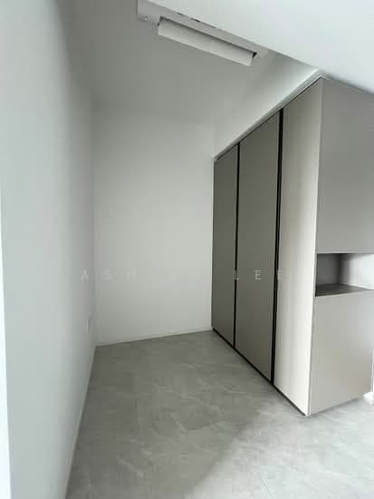 Piccadilly Grand listing