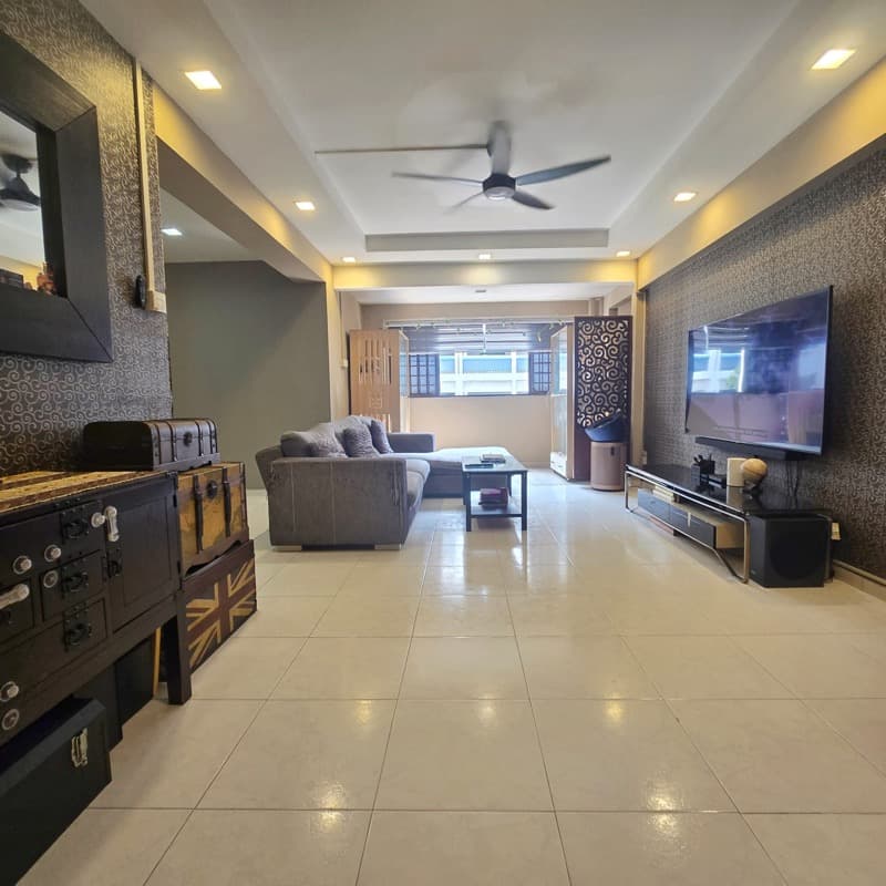 748 Woodlands Circle listing